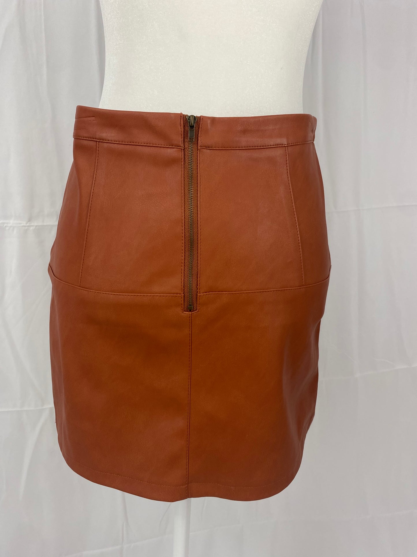 Brown pleather skirt w/ pockets